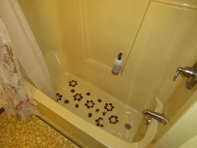 $194,900 | N1483 Shore Drive, Marinette, WI 54143