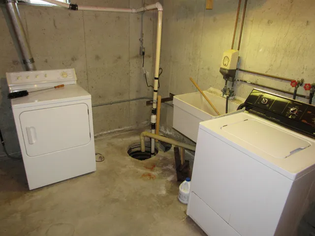 $194,900 | N1483 Shore Drive, Marinette, WI 54143