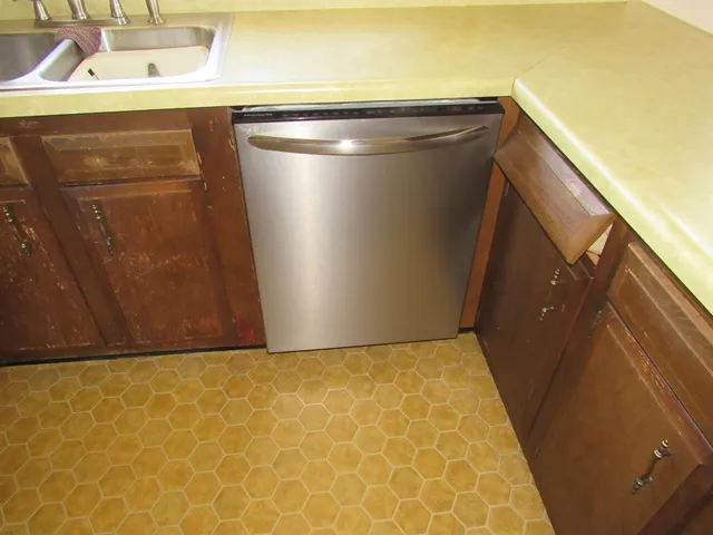 $194,900 | N1483 Shore Drive, Marinette, WI 54143