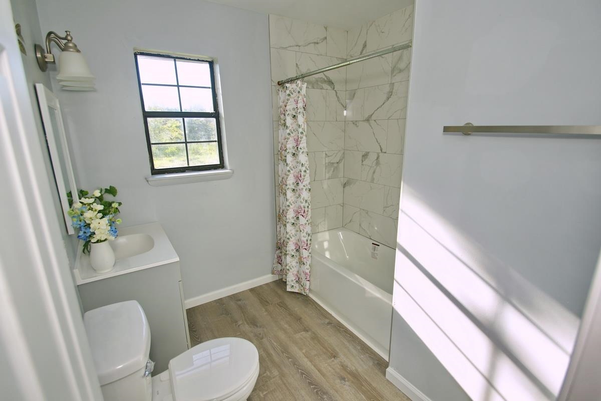 2379 Mayo Road Grand Ridge, FL 32442 - Photo 4 of 35 Gallery Image 4