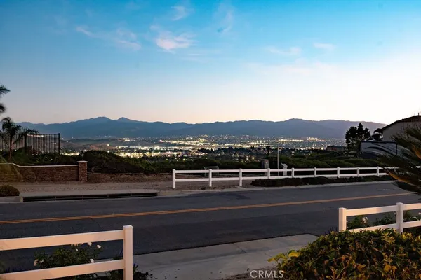 $1,790,000 | 209 Oldenburg Lane, Norco, CA 92860