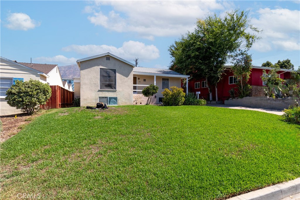 803 Morada Place Altadena, CA 91001 - Photo 2 of 31