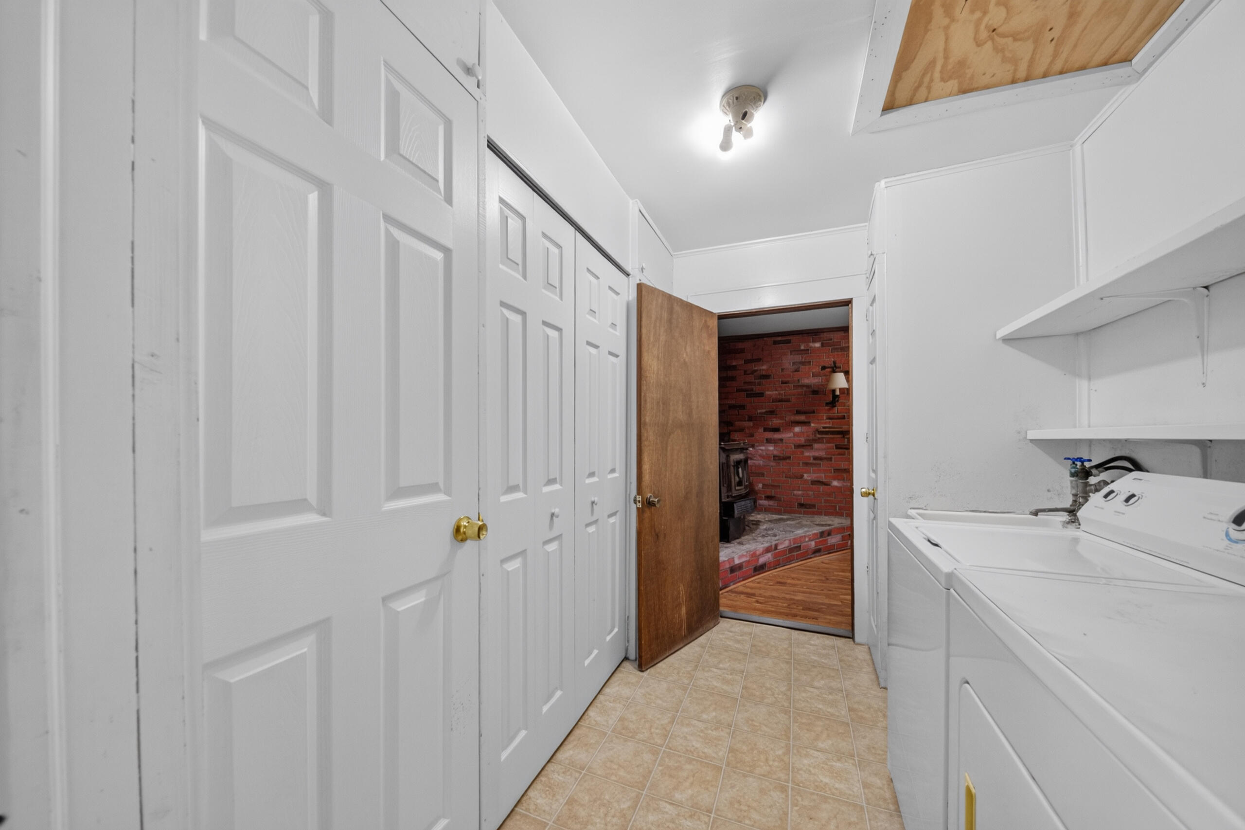 15610 Arnold Road Gregory, MI 48137 - Photo 40 of 90 Laundry toward family room