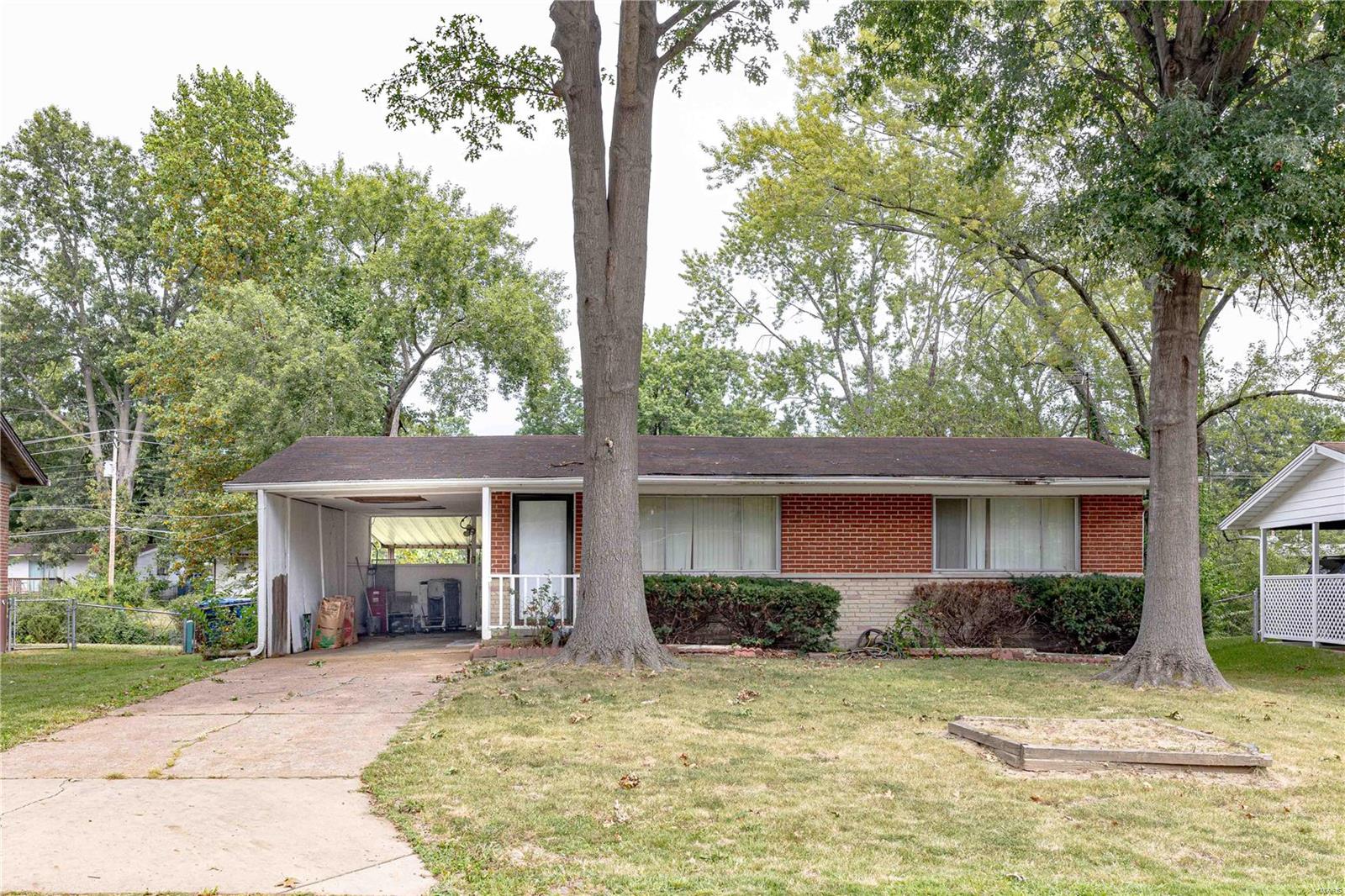 1663 Maldon Lane St. Louis, MO 63136 - Photo 2 of 13