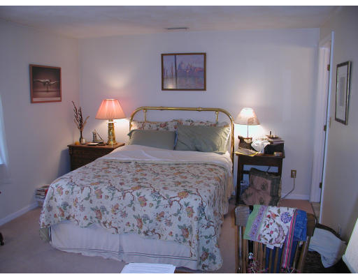 17 Russell Road, Unit 17 Newton, MA 02458 - Photo 11 of 14 Gallery Image 11