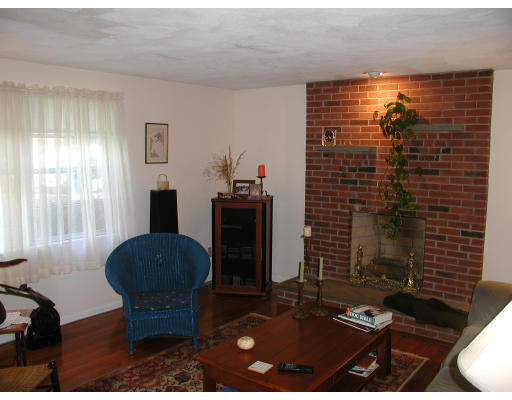 17 Russell Road, Unit 17 Newton, MA 02458 - Photo 3 of 14 Gallery Image 3