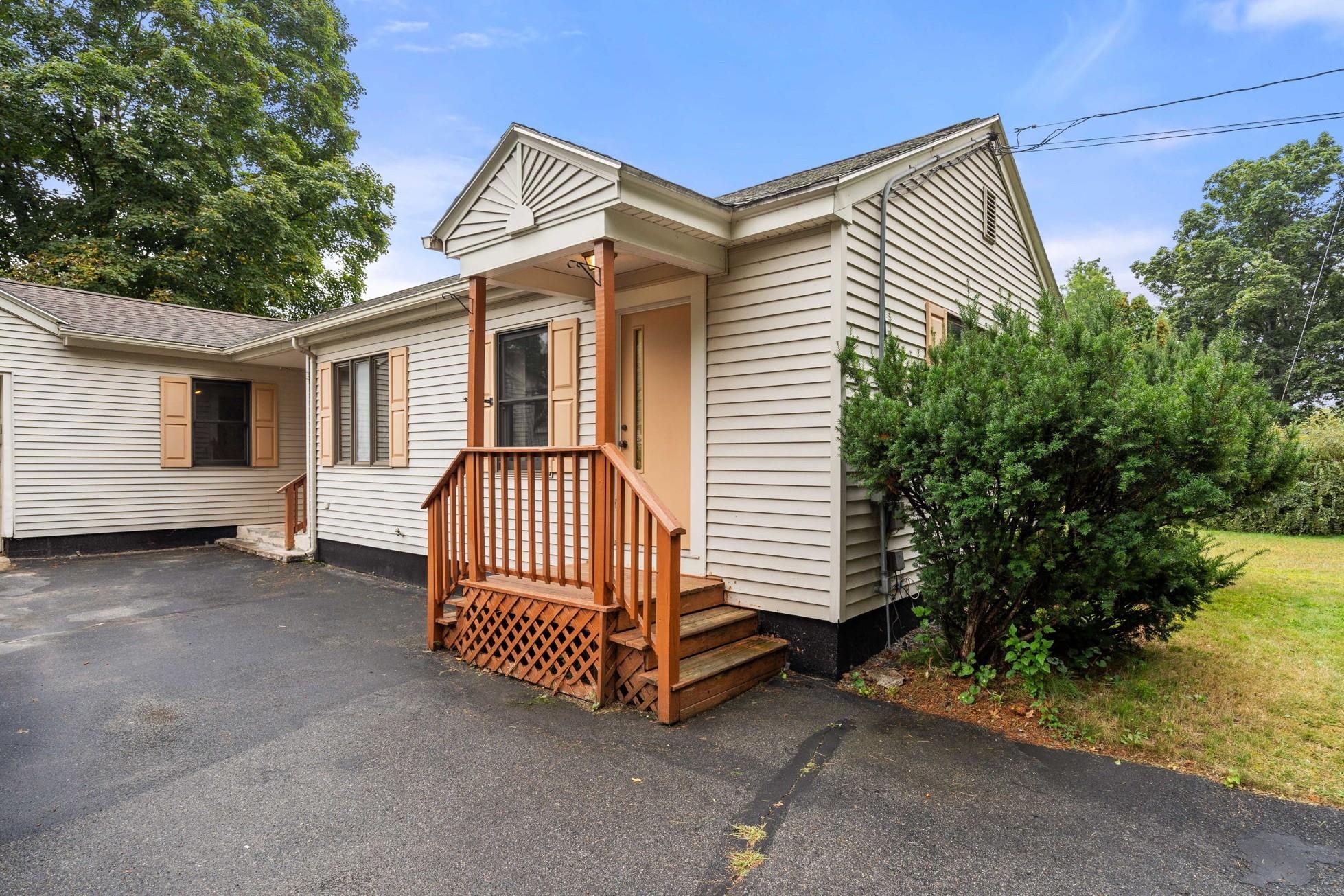 53 Lawrence Road Salem, NH 03079 - Photo 2 of 26