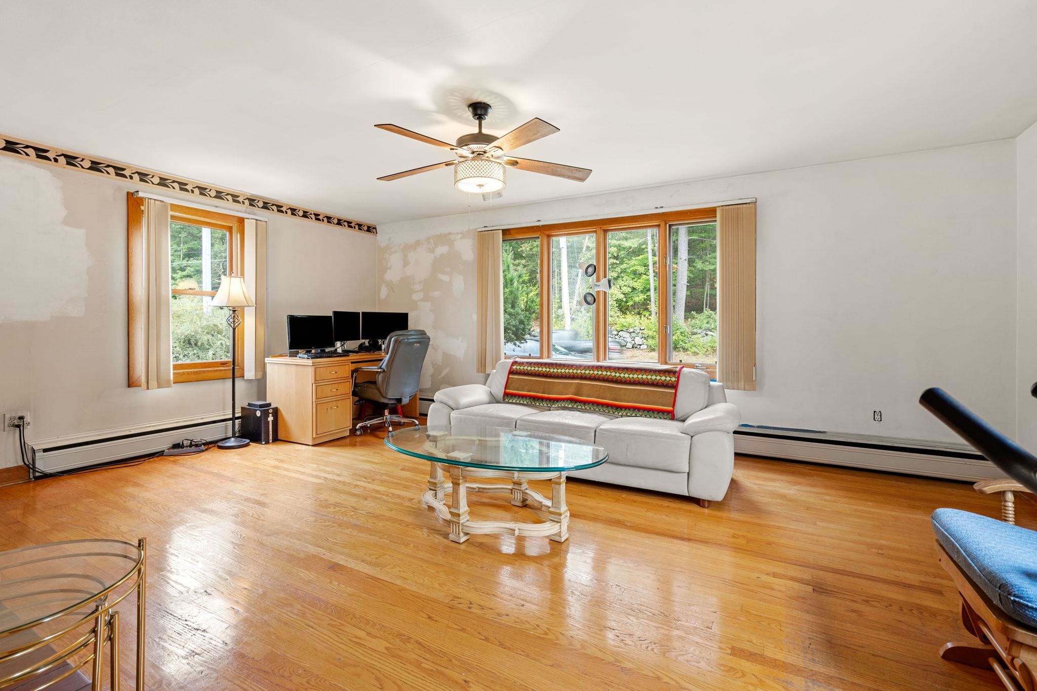 53 Lawrence Road Salem, NH 03079 - Photo 4 of 26