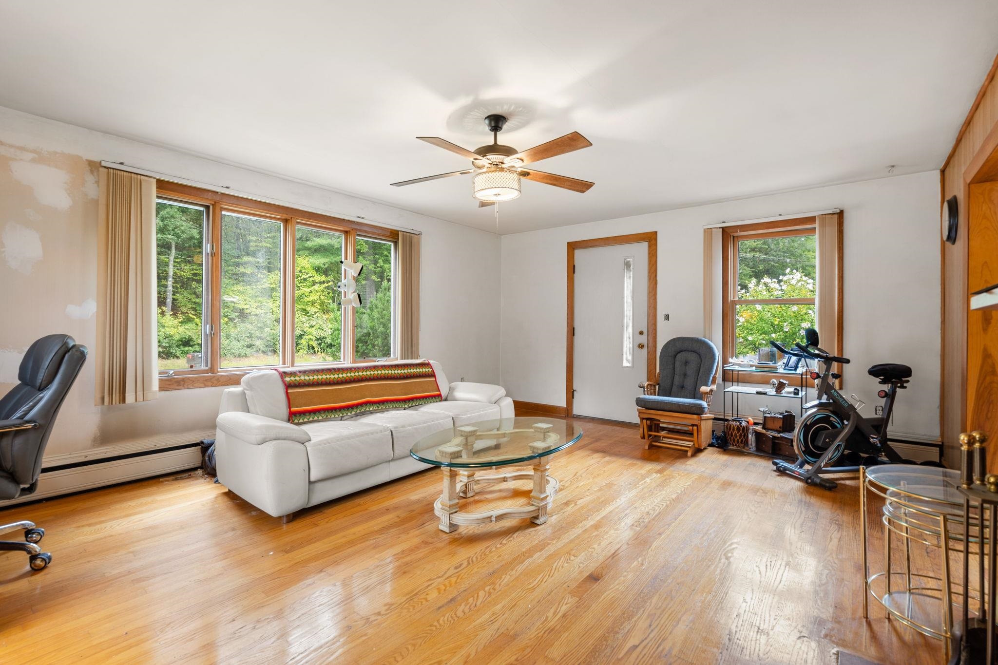 53 Lawrence Road Salem, NH 03079 - Photo 5 of 26