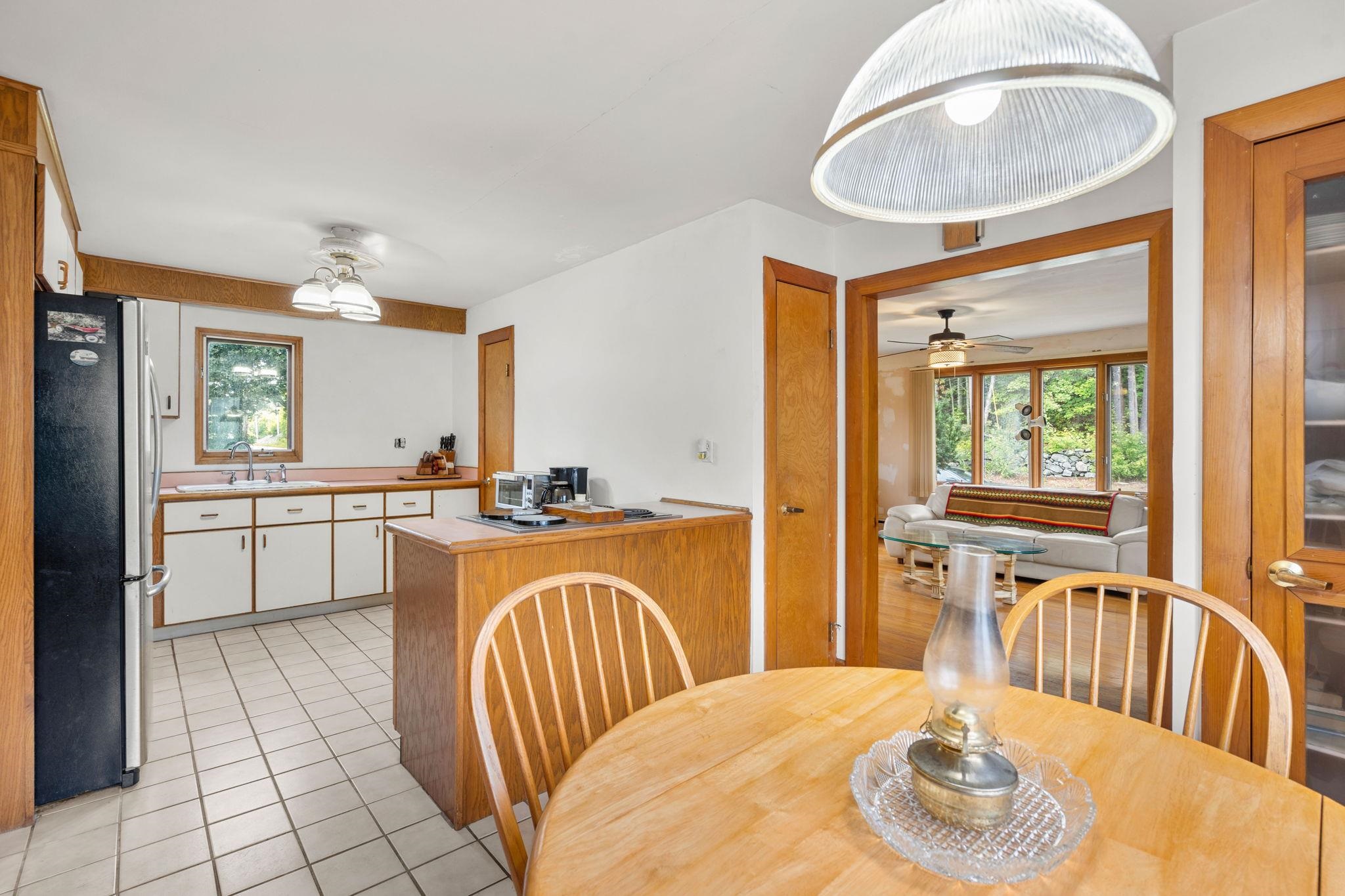 53 Lawrence Road Salem, NH 03079 - Photo 8 of 26