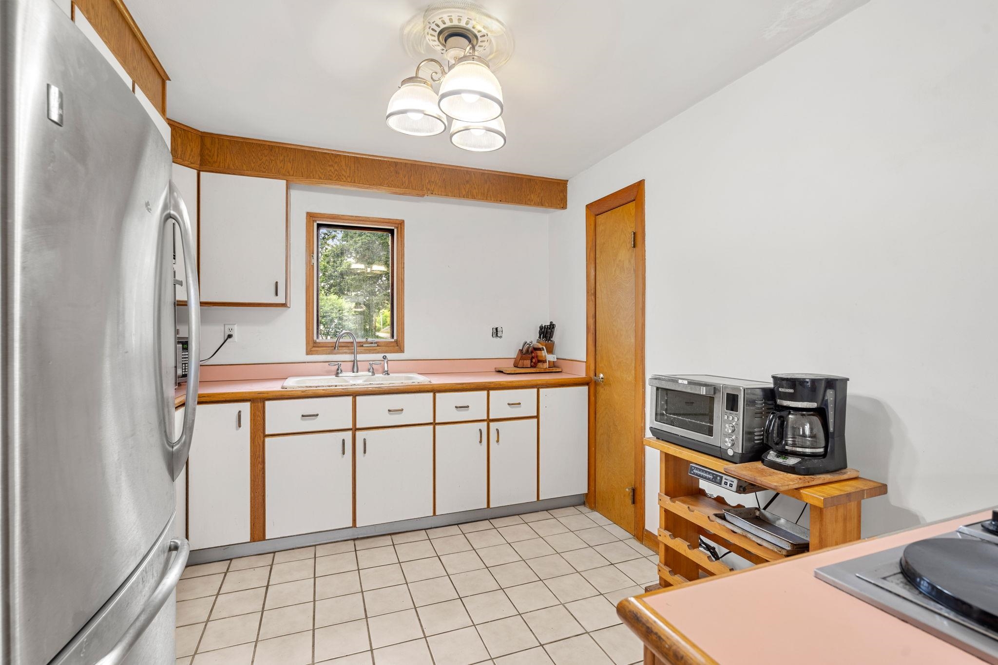 53 Lawrence Road Salem, NH 03079 - Photo 10 of 26