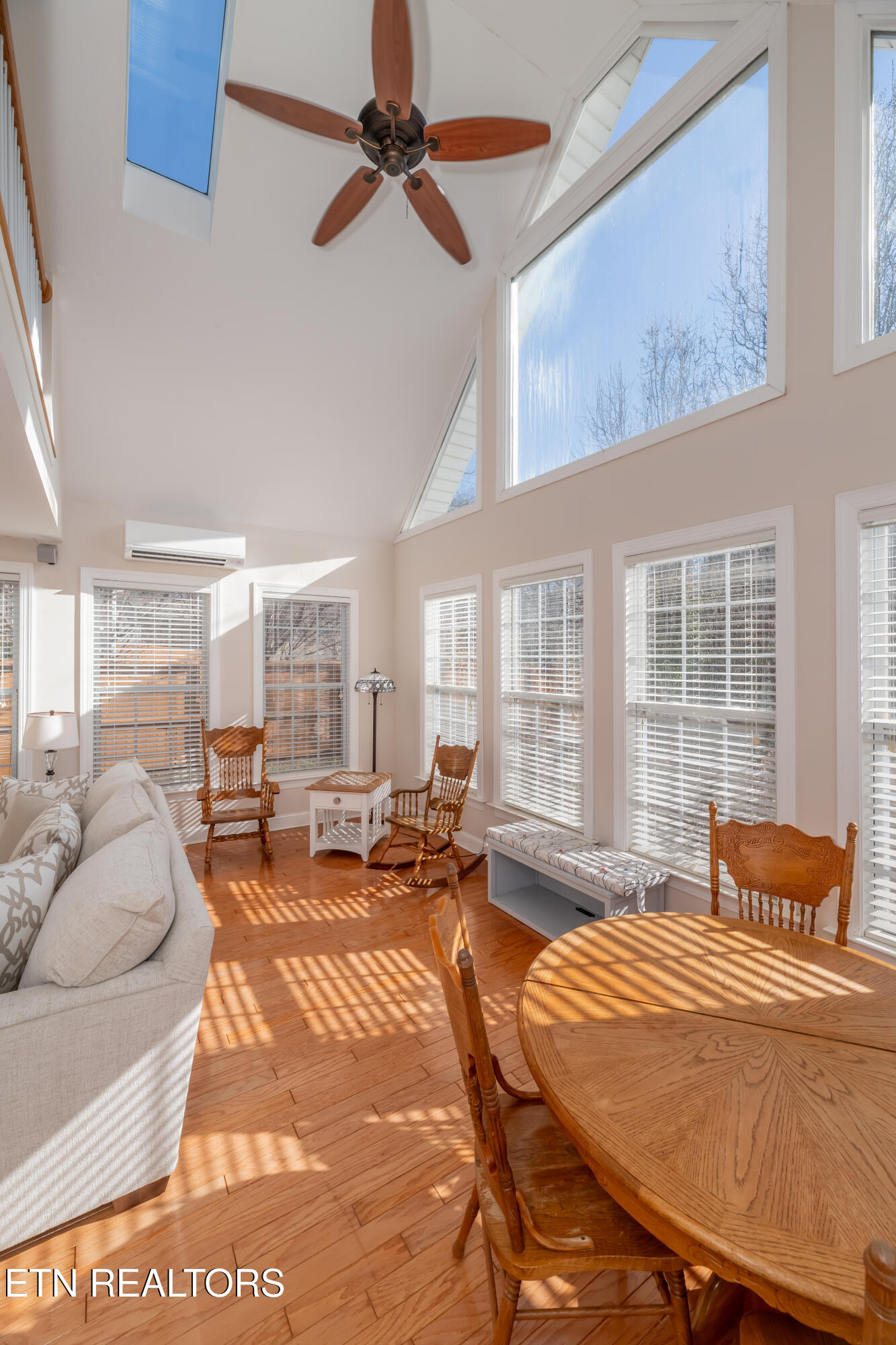 3434 Topside Road Knoxville, TN 37920 - Photo 19 of 55 Let the Sun shine In!