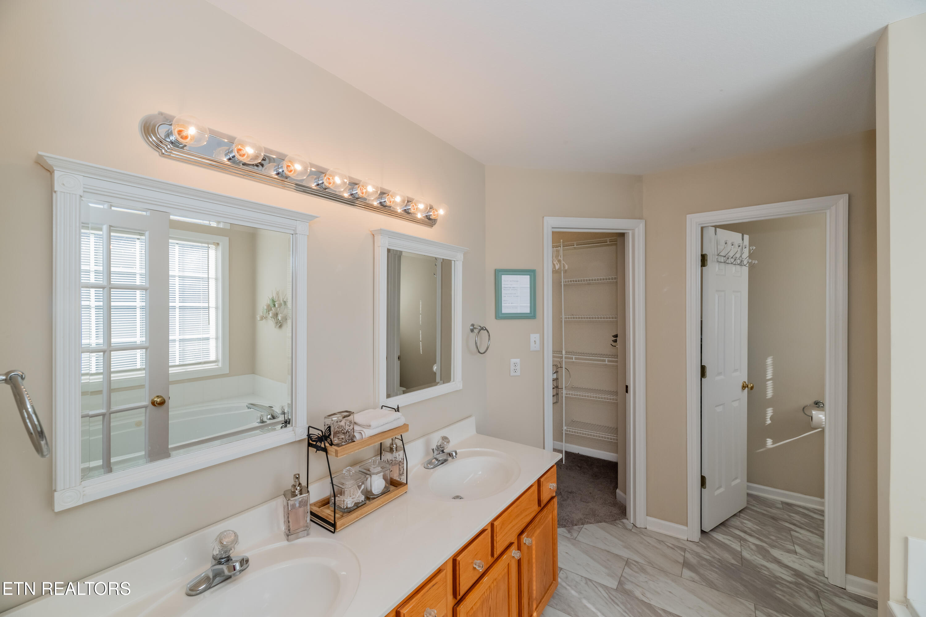 3434 Topside Road Knoxville, TN 37920 - Photo 26 of 55 Primary Bathroom