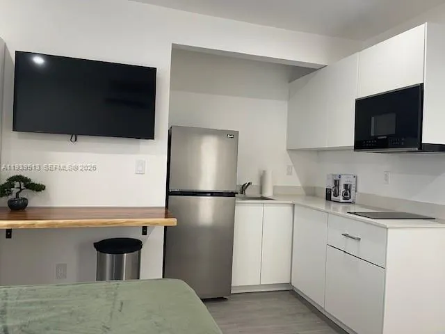 $1,590 | 910 Southwest 8th Avenue, Unit B, Miami, FL 33130