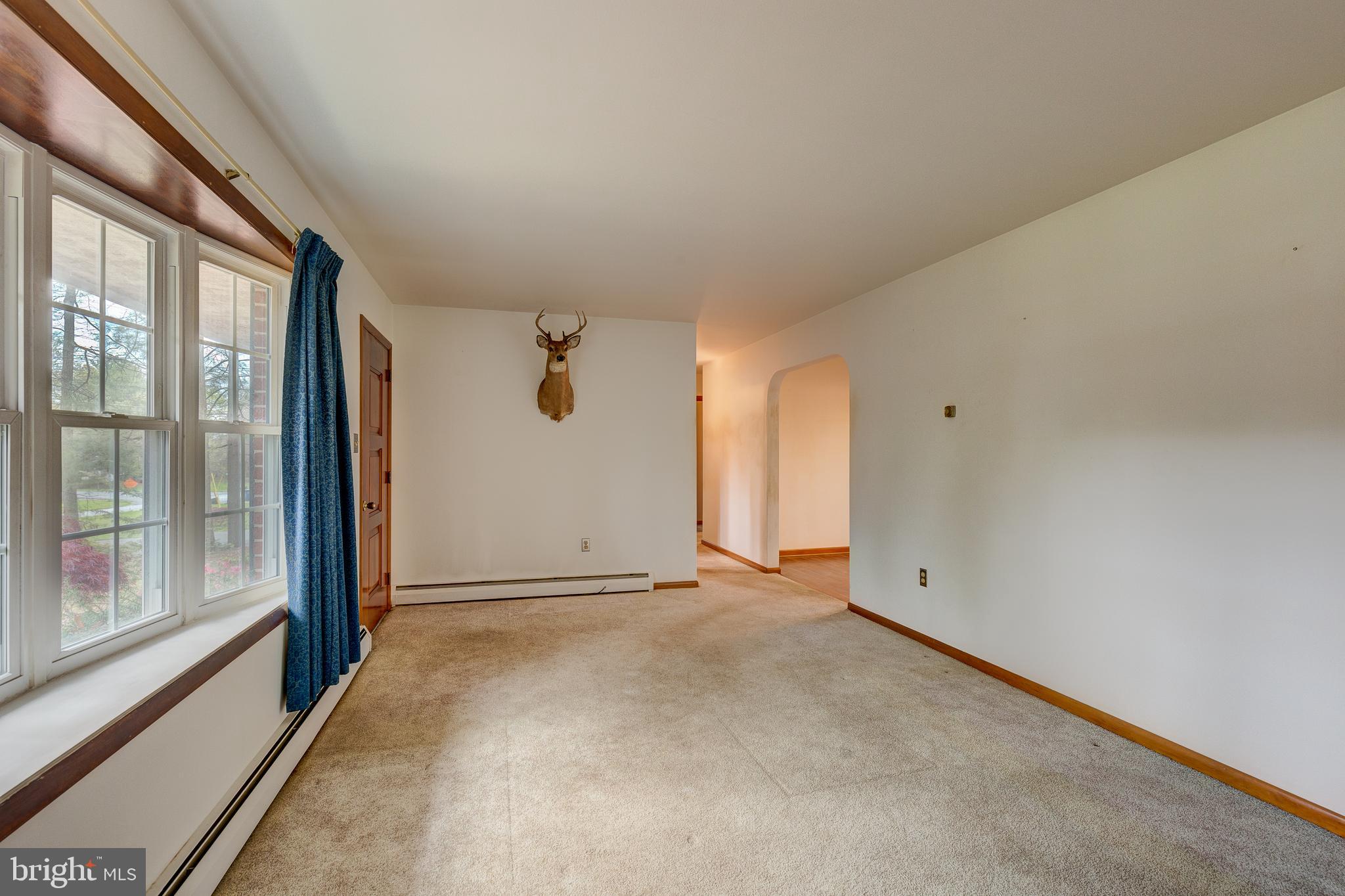 756 Stone Road Westminster, MD 21158 - Photo 3 of 37 Gallery Image 3