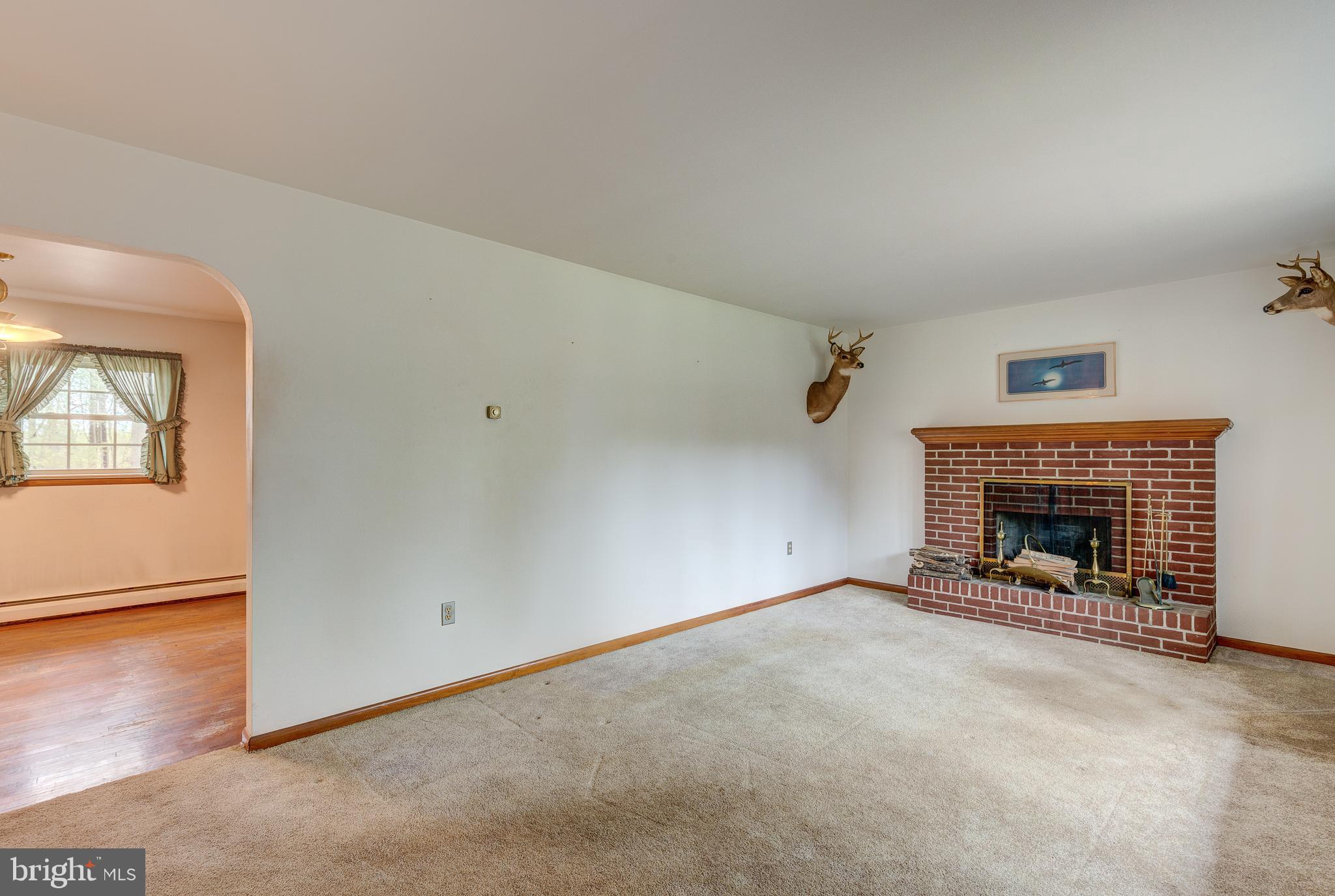 756 Stone Road Westminster, MD 21158 - Photo 5 of 37 Gallery Image 5