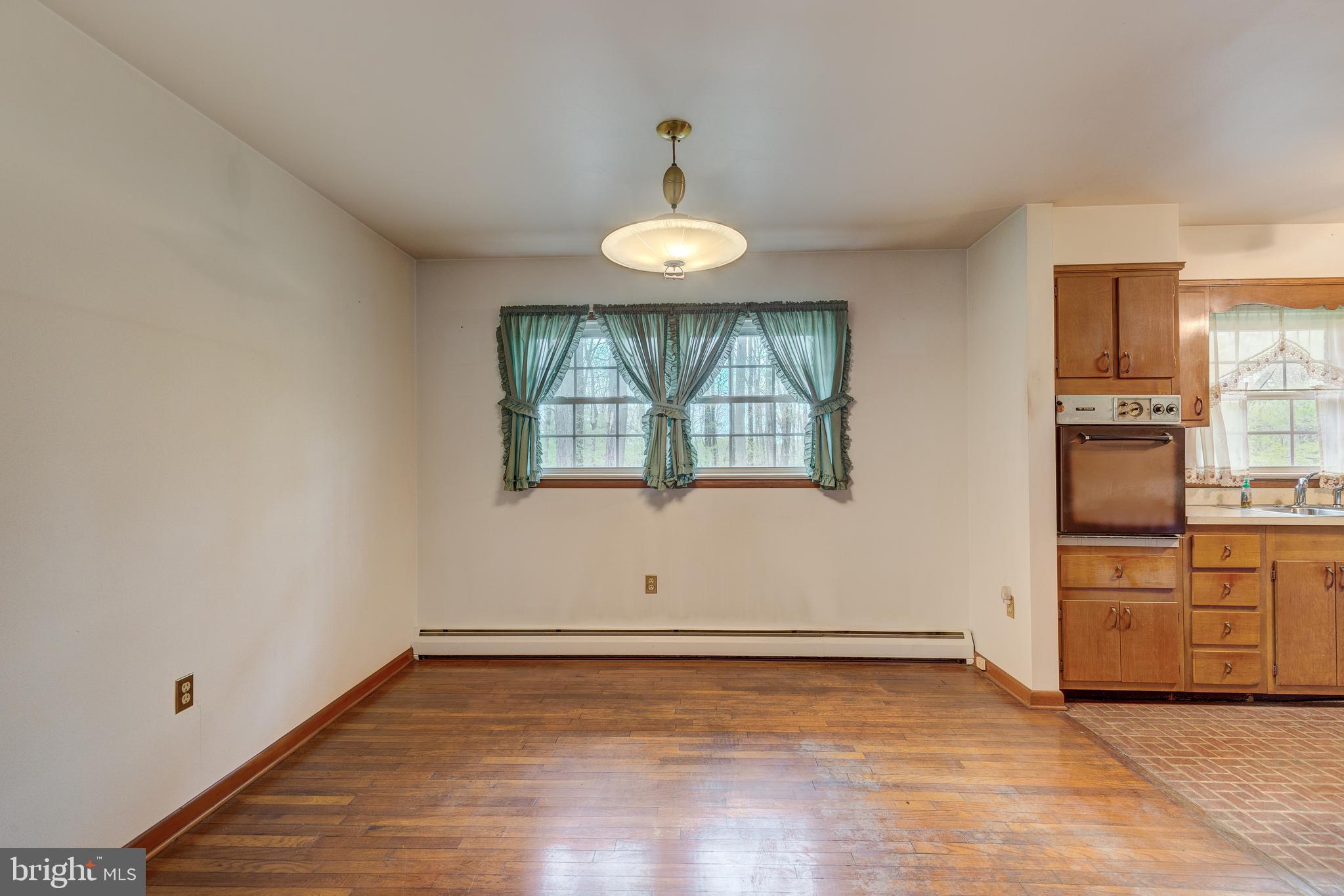 756 Stone Road Westminster, MD 21158 - Photo 8 of 37 Gallery Image 8