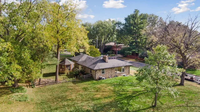 $1,599,000 | 8 Dorset Road, Mendota Heights, MN 55118