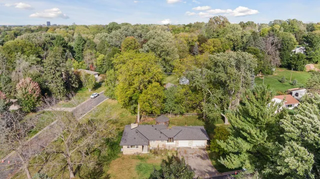 $1,599,000 | 8 Dorset Road, Mendota Heights, MN 55118