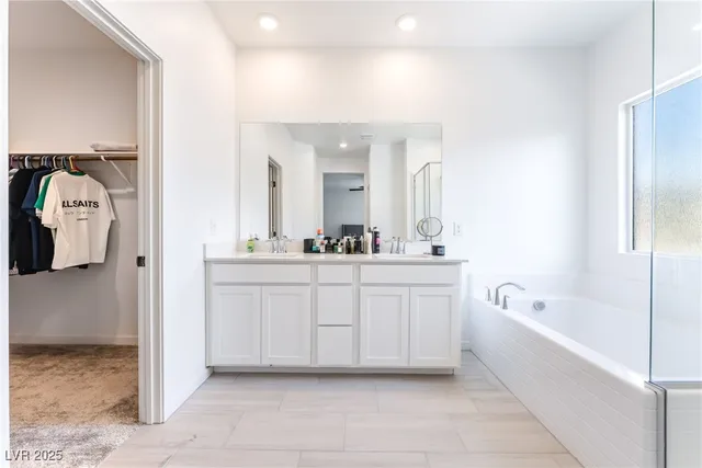 $2,500 | 2960 Gaffer Film Street, Las Vegas, NV 89156