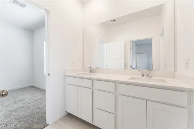 $2,500 | 2960 Gaffer Film Street, Las Vegas, NV 89156