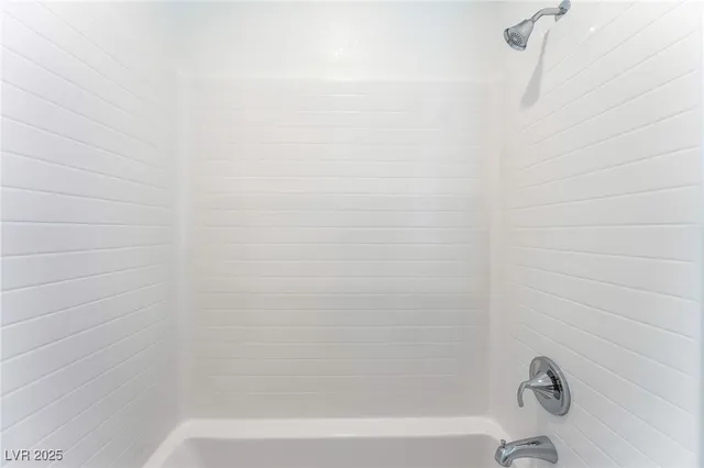 $2,500 | 2960 Gaffer Film Street, Las Vegas, NV 89156