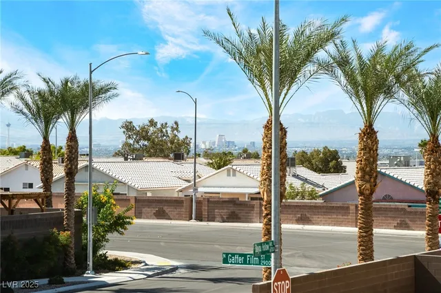 $2,500 | 2960 Gaffer Film Street, Las Vegas, NV 89156