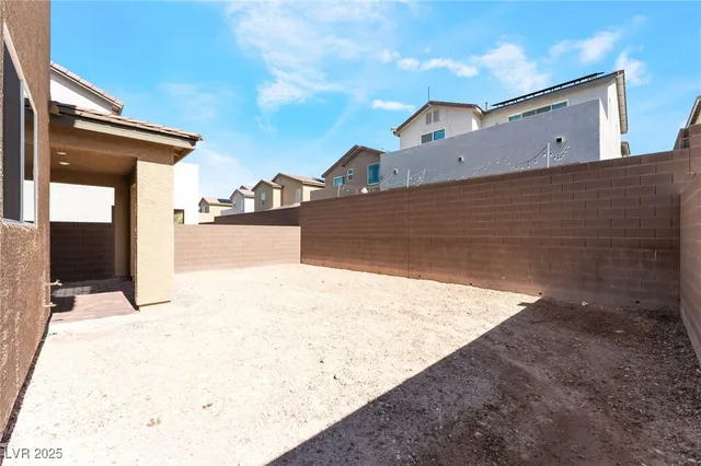 $2,500 | 2960 Gaffer Film Street, Las Vegas, NV 89156