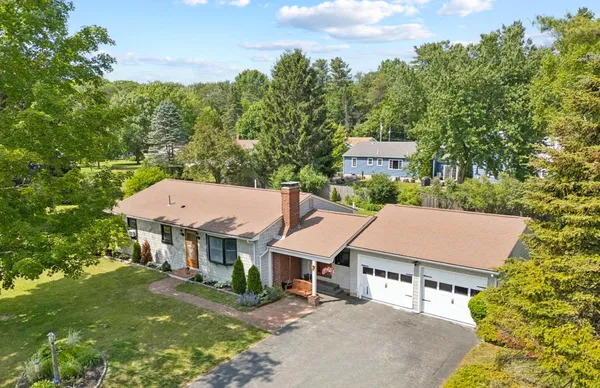 $740,000 | 7 Lawn Avenue, Cumberland, ME 04021