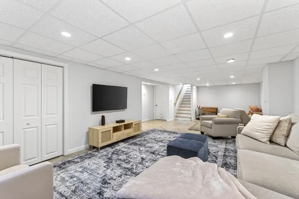 $740,000 | 7 Lawn Avenue, Cumberland, ME 04021