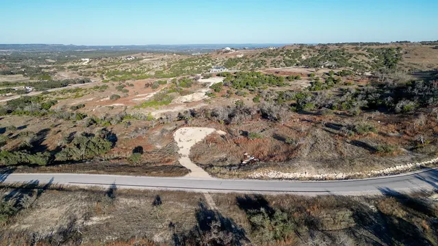 $569,000 | 136-137 Falling Oak Drive, Unit 136, Blanco, TX 78606