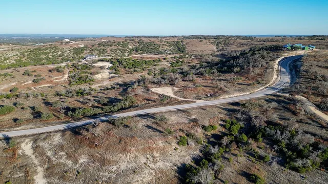 $569,000 | 136-137 Falling Oak Drive, Unit 136, Blanco, TX 78606