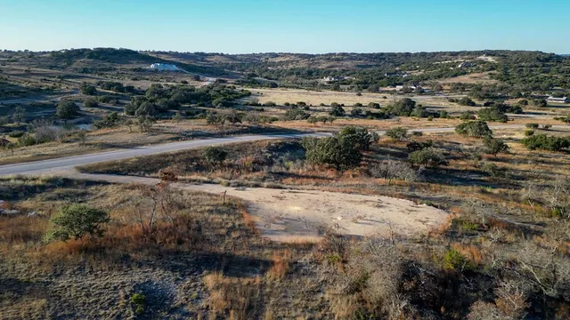 $569,000 | 136-137 Falling Oak Drive, Unit 136, Blanco, TX 78606