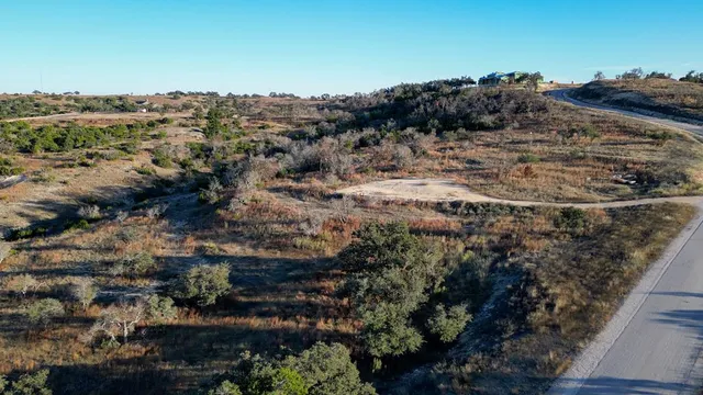 $569,000 | 136-137 Falling Oak Drive, Unit 136, Blanco, TX 78606