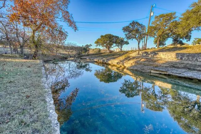 $569,000 | 136-137 Falling Oak Drive, Unit 136, Blanco, TX 78606