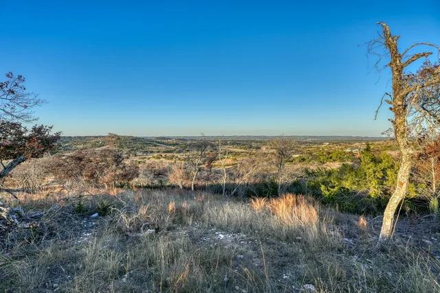 $569,000 | 136-137 Falling Oak Drive, Unit 136, Blanco, TX 78606