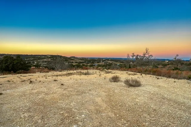 $569,000 | 136-137 Falling Oak Drive, Unit 136, Blanco, TX 78606