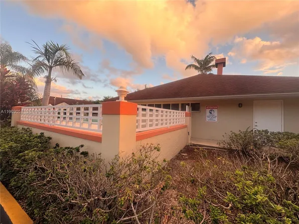 $280,000 | 18850 Northwest 57th Avenue, Unit 306, Hialeah, FL 33015