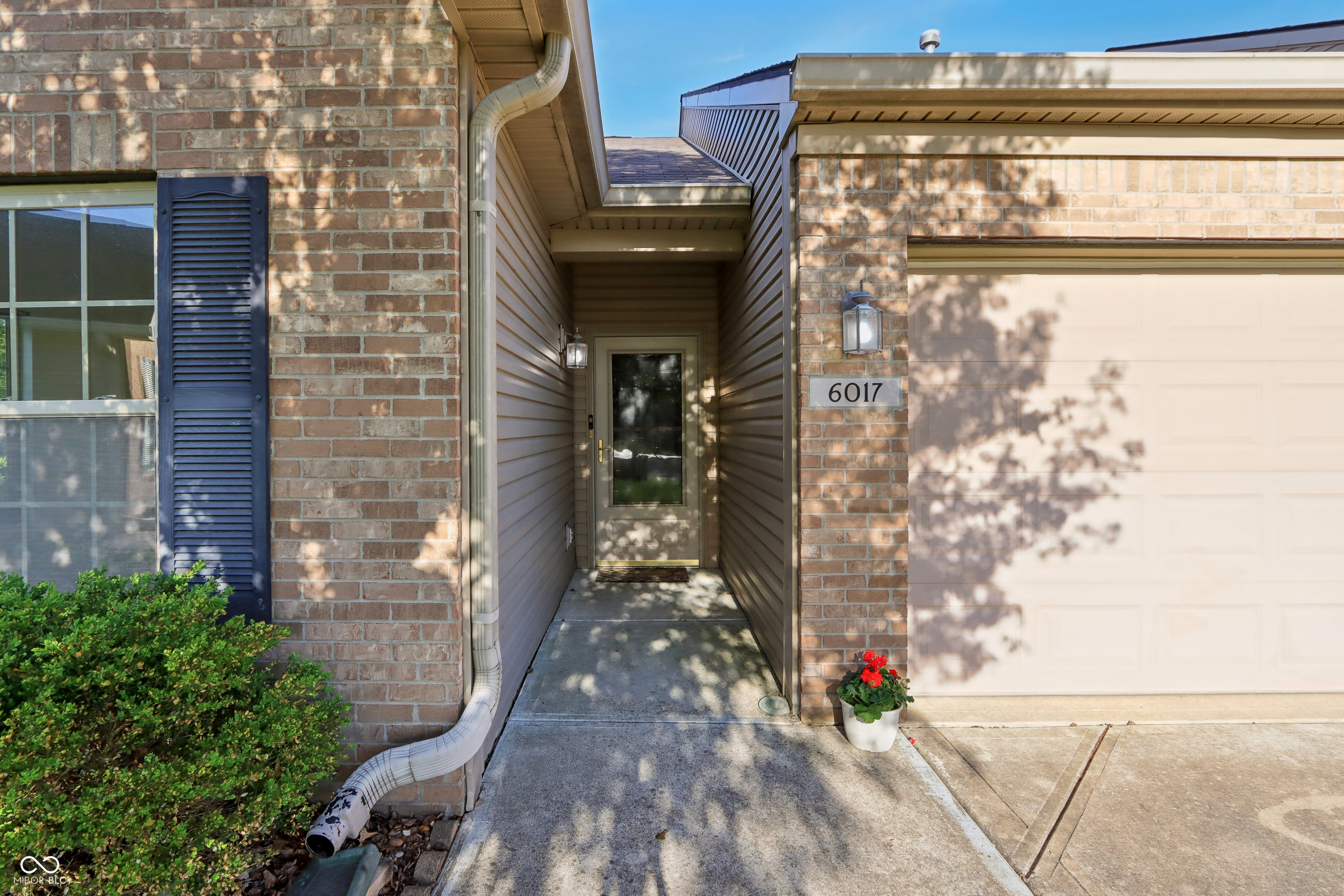 6017 Riva Ridge Drive Indianapolis, IN 46237 - Photo 3 of 33 Gallery Image 3