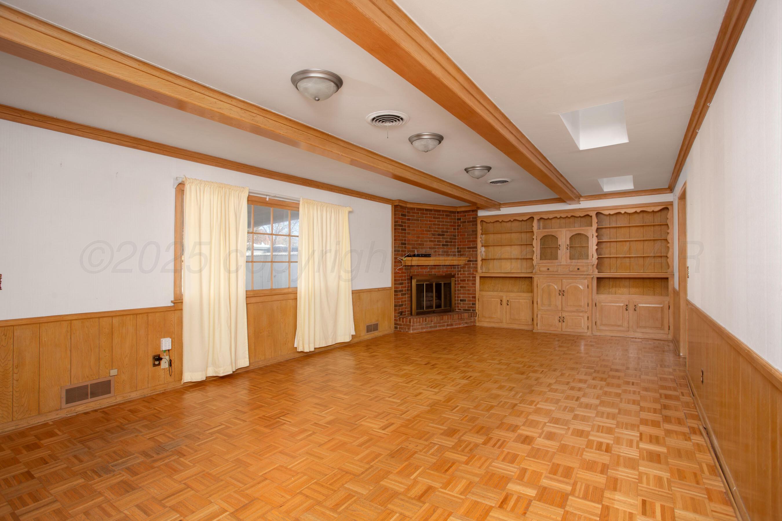 6404 Dreyfuss Road Amarillo, TX 79106 - Photo 22 of 33 Family room