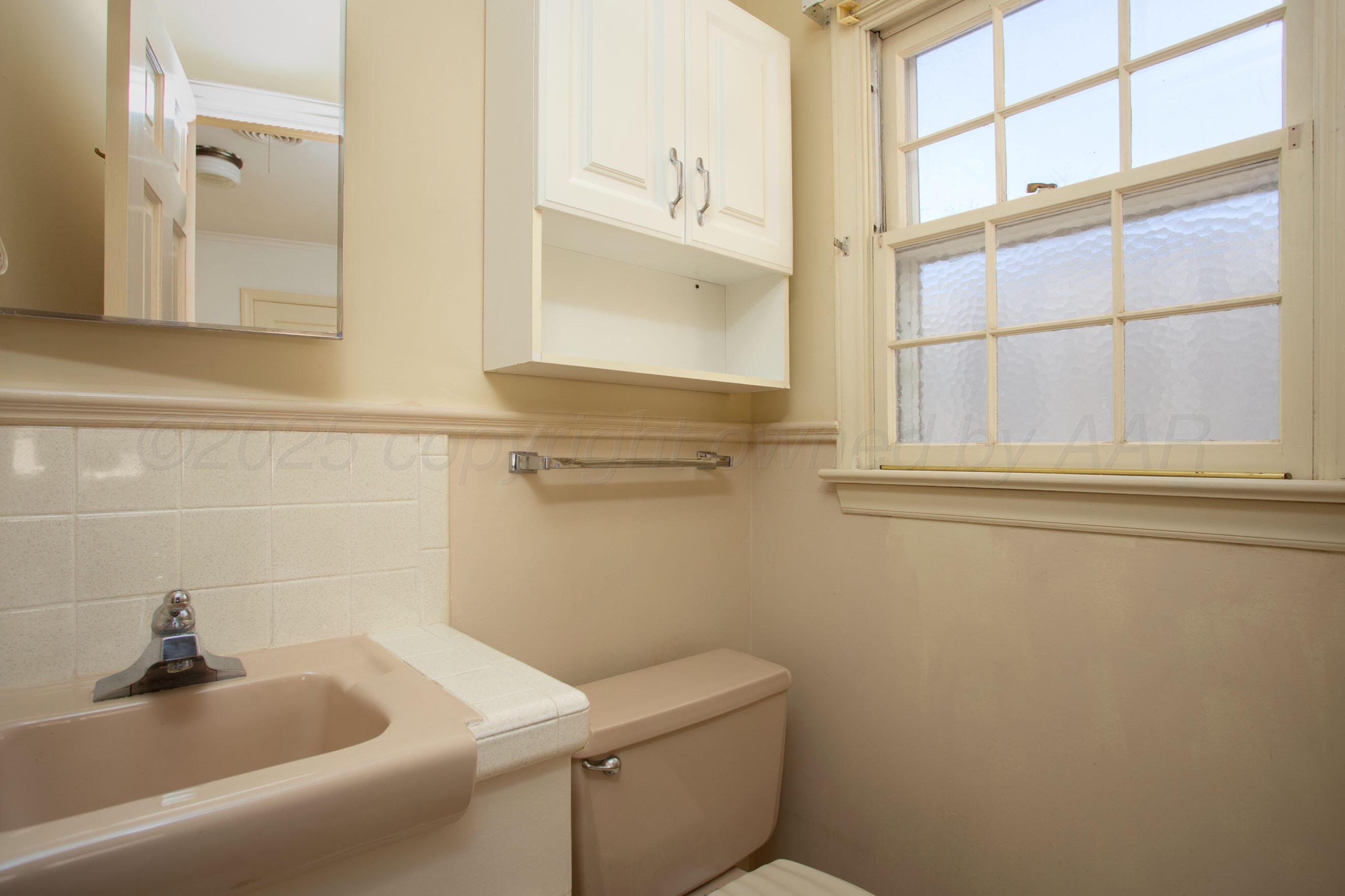 6404 Dreyfuss Road Amarillo, TX 79106 - Photo 26 of 33 Bathroom 3