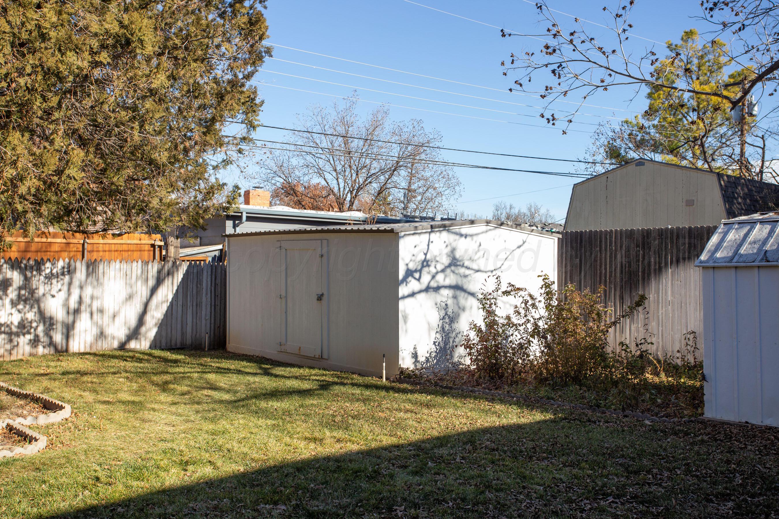6404 Dreyfuss Road Amarillo, TX 79106 - Photo 29 of 33 Backyard