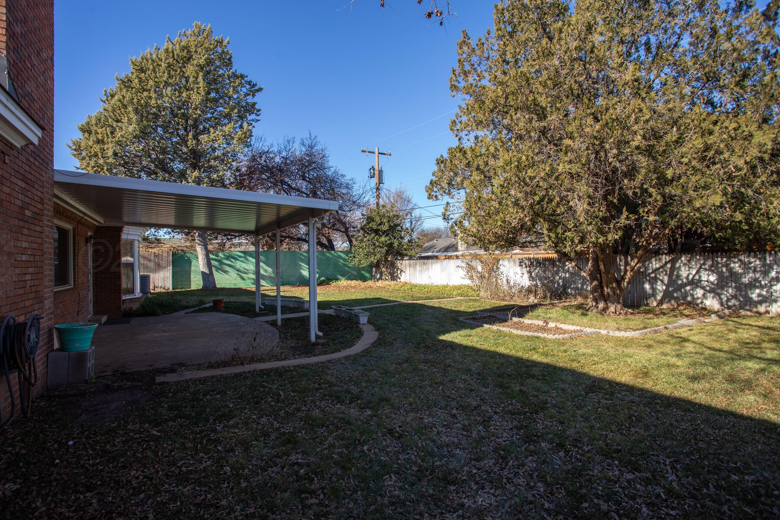 6404 Dreyfuss Road Amarillo, TX 79106 - Photo 30 of 33 Backyard