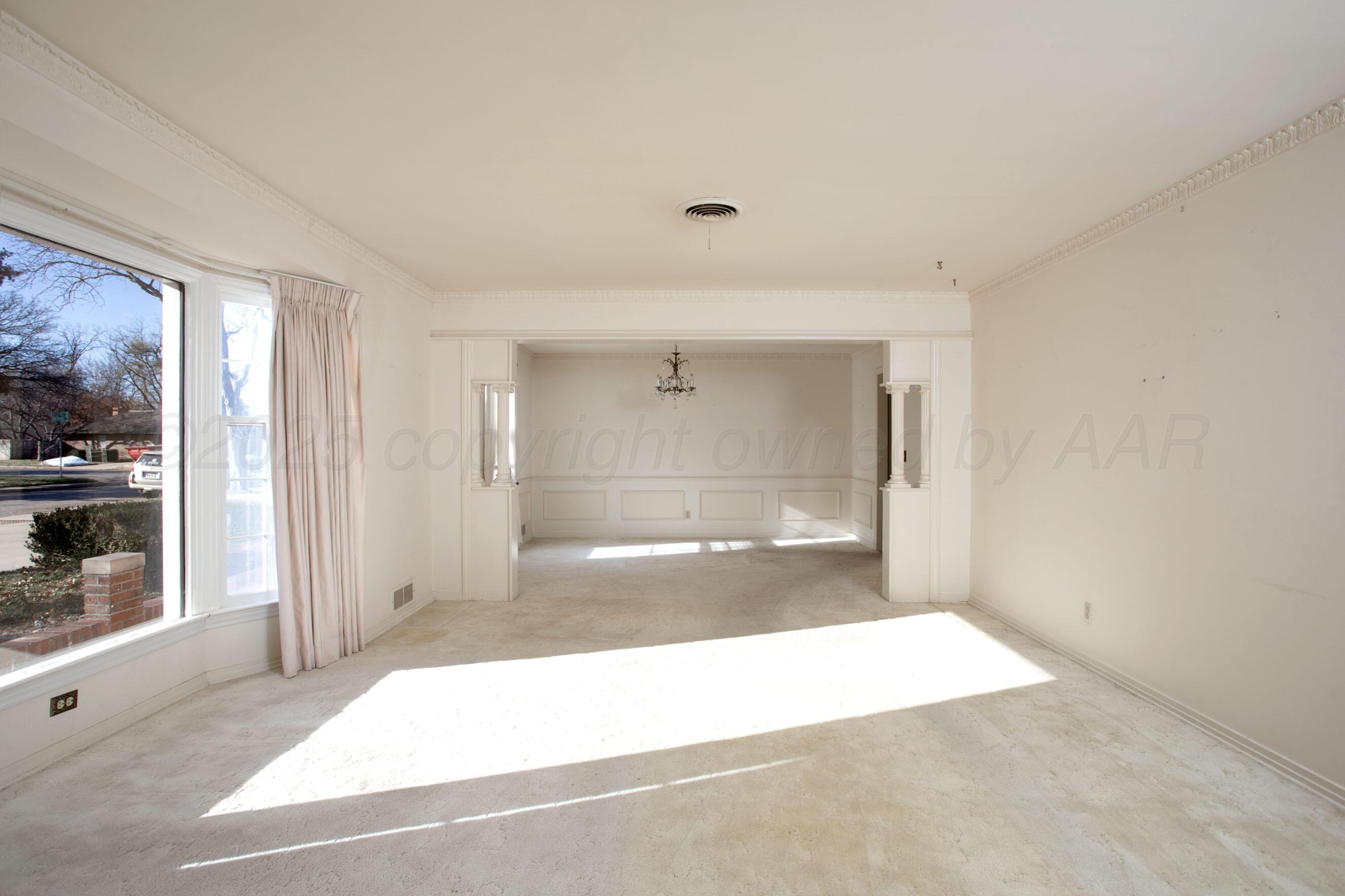 6404 Dreyfuss Road Amarillo, TX 79106 - Photo 7 of 33 Living area