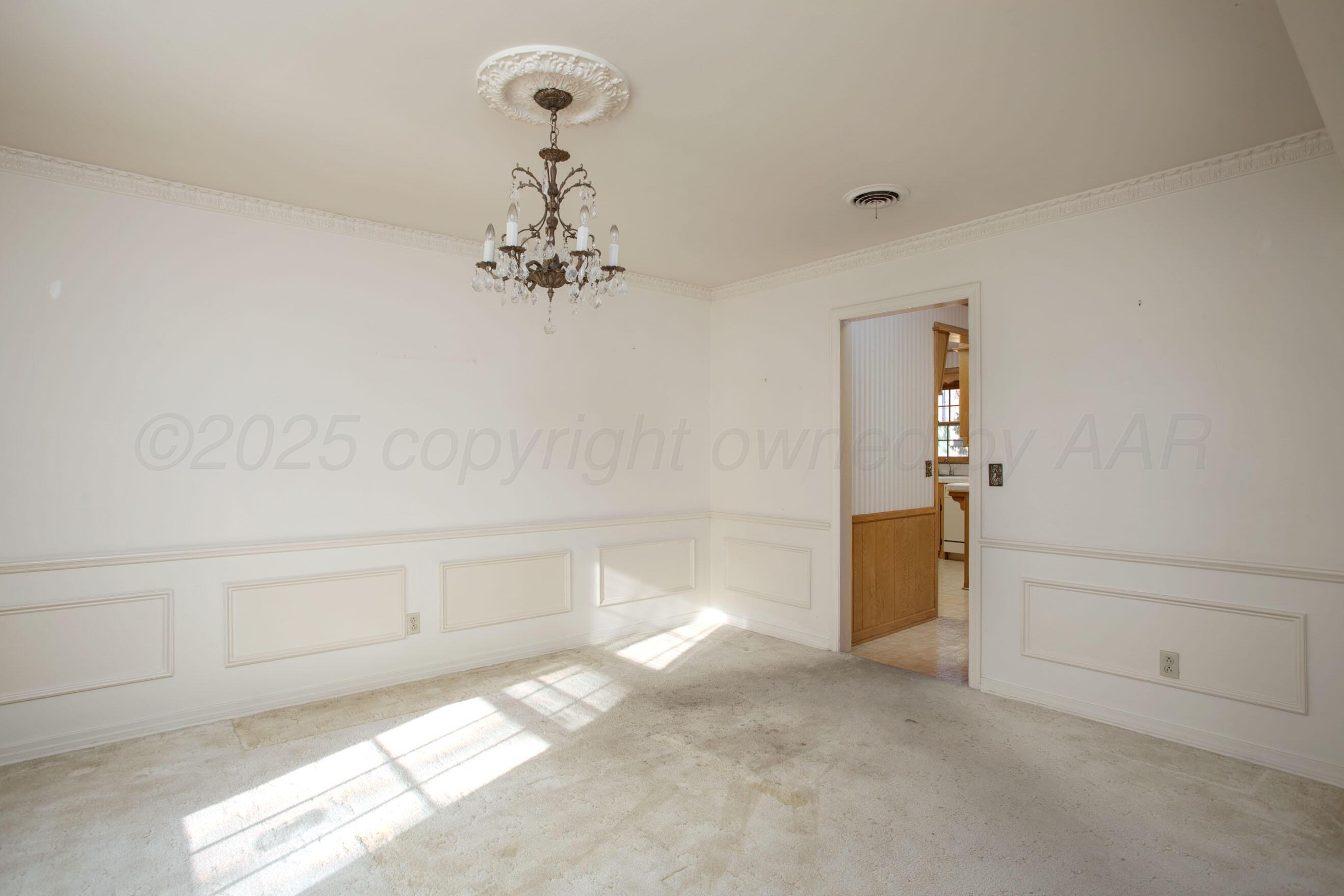 6404 Dreyfuss Road Amarillo, TX 79106 - Photo 8 of 33 Formal Dining area