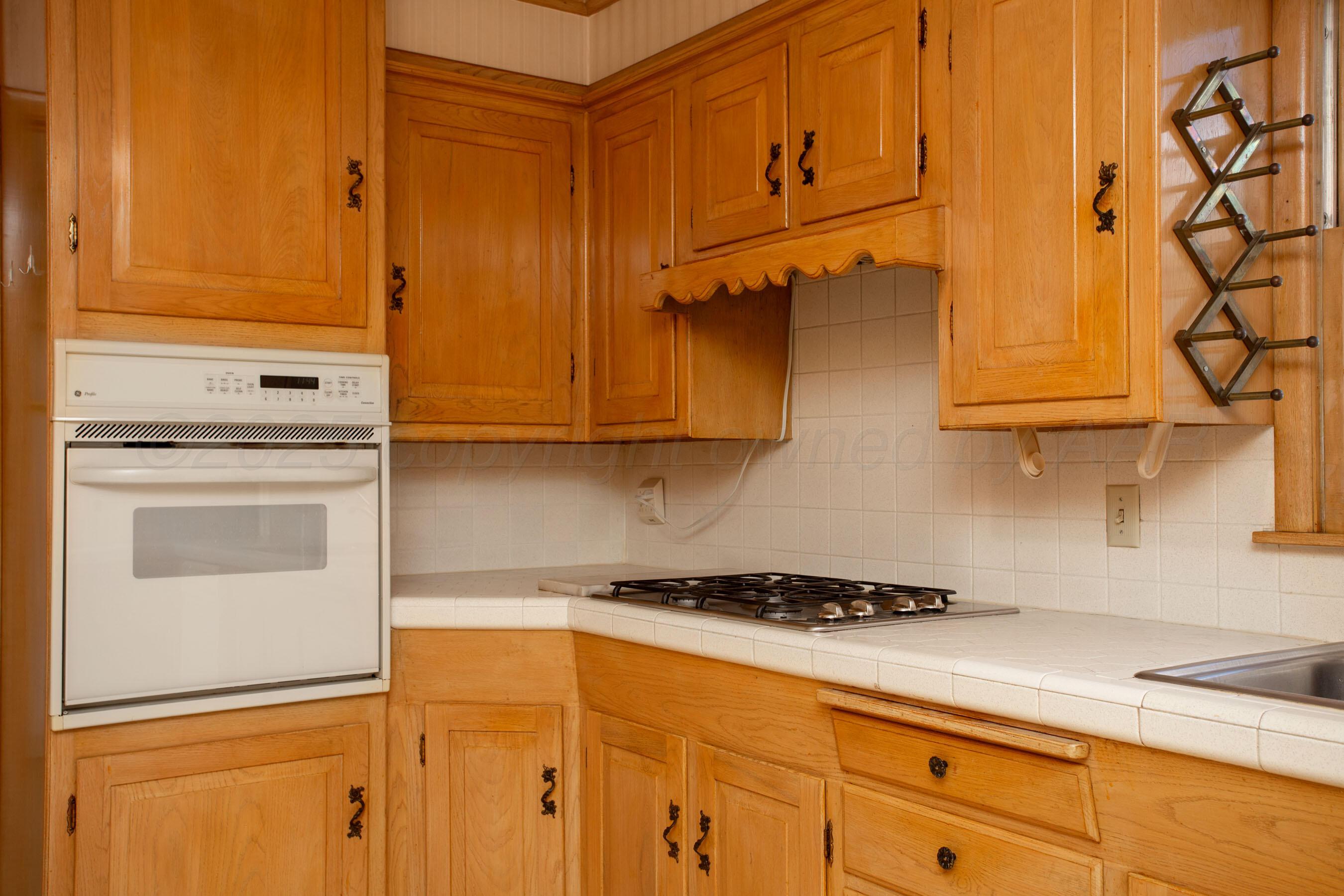 6404 Dreyfuss Road Amarillo, TX 79106 - Photo 10 of 33 Kitchen