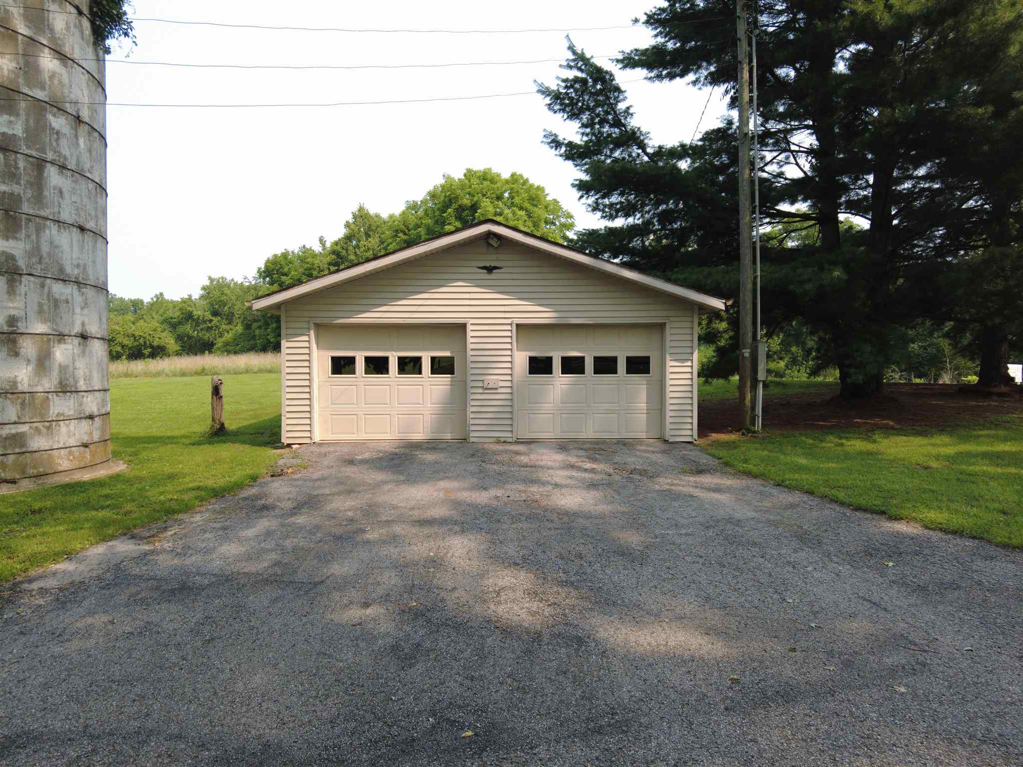 5795 Tunnelton Road Bedford, IN 47421 - Photo 4 of 30