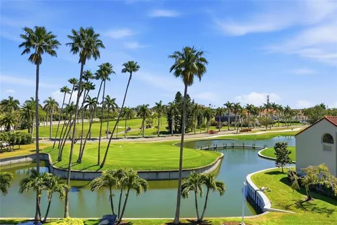 $575,000 | 5801 Bahia Del Mar Circle, Unit 410, St. Petersburg, FL 33715