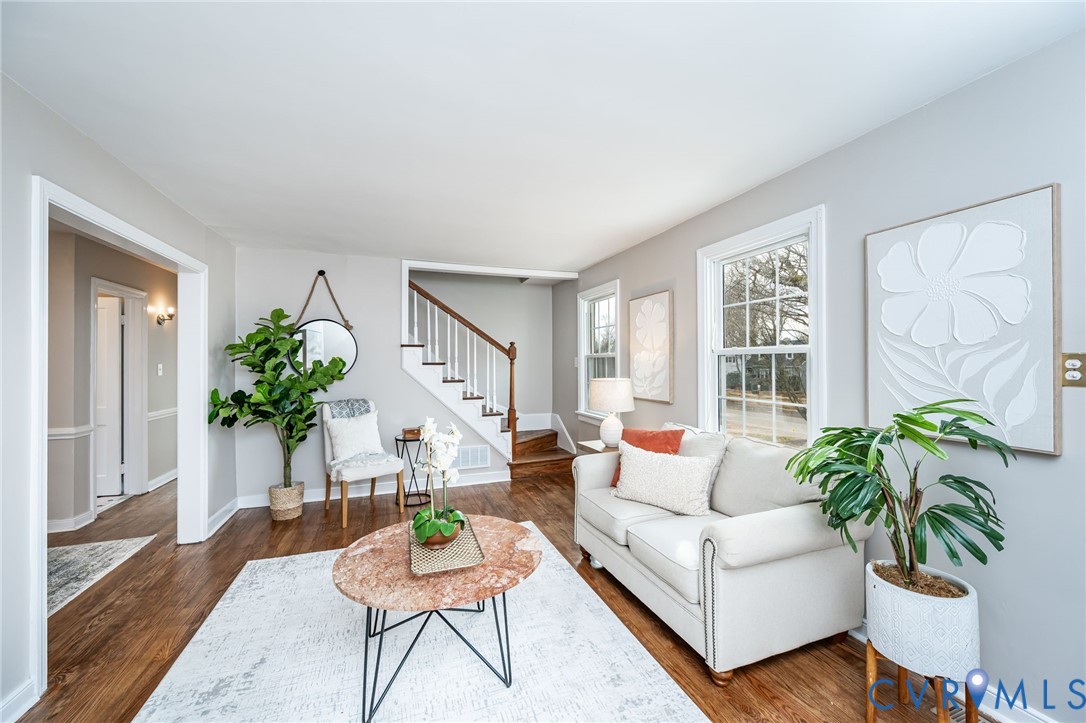 1221 Santa Anna Road Henrico, VA 23229 - Photo 4 of 26 Living area featuring wood finished floors and sta