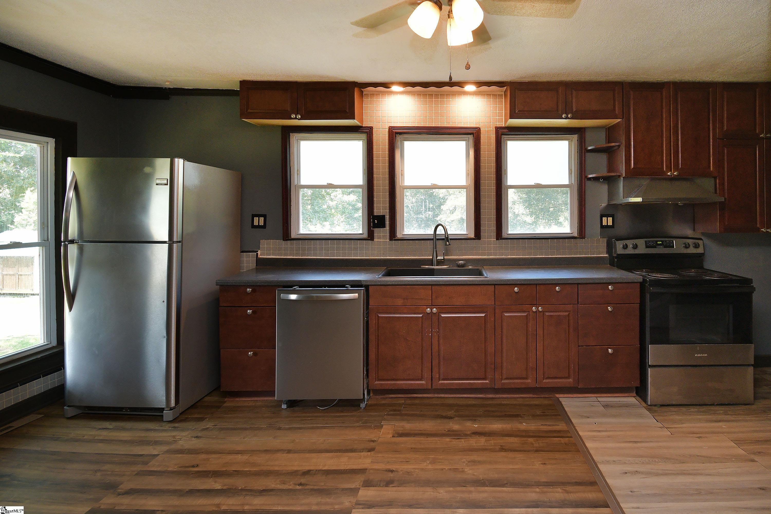 1218 Broadway Lake Road Anderson, SC 29621 - Photo 16 of 45